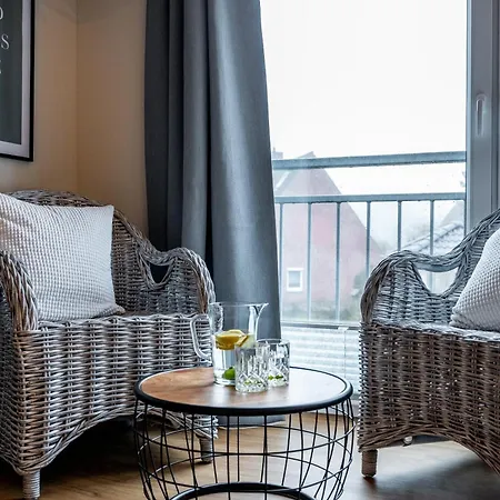 Haus Kuestenkojen Mit 4 Fuer 1 Bis 18 Pers, E-ladesaeulen, Garten Oder Balkon